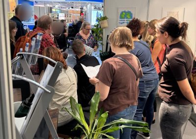Viele Besucher am CONFORM-Stand auf der REHACARE 2026